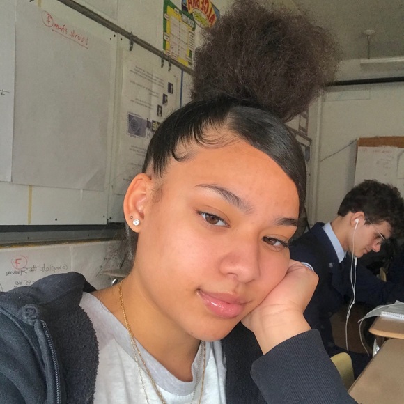 Meet your Posher, Maya - Picture 7 of 7